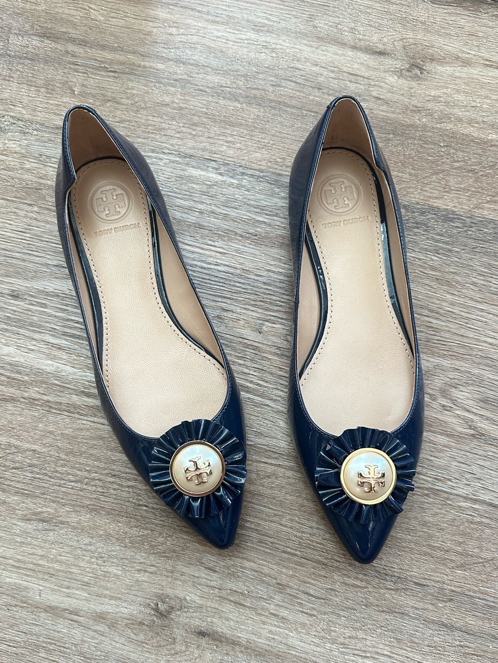 NEW WITH BOX Tory Burch Navy Melody Patent Leather Flats with Gold Pearl Logo